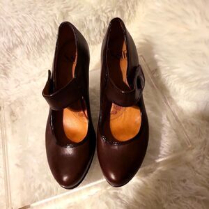 SOFT , size 7.5  from nordstrom's very very comfortable!